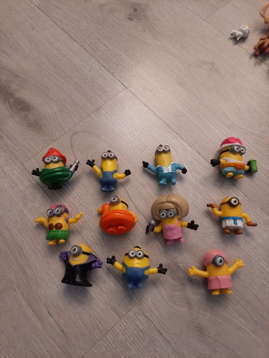 Zestaw figurek  minionki Mc Donalds