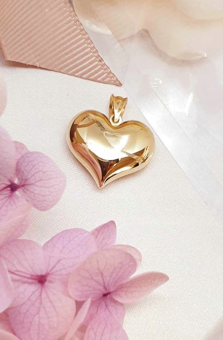 Złota zawieszka do łańcuszka w kształcie serca, wypukła, pr 585