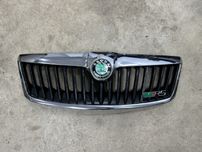 Передня решітка капота skoda octavia VRS A5 FL рестайл шкода октавія