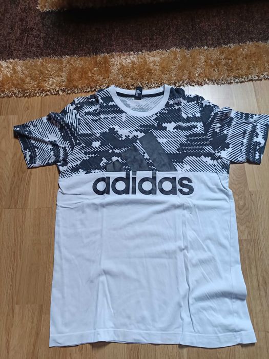 Casacos, calças, t-shirt Adidas