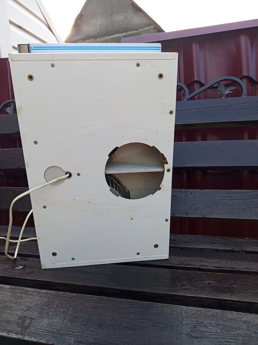 Продам кухонну витяжку Янтар