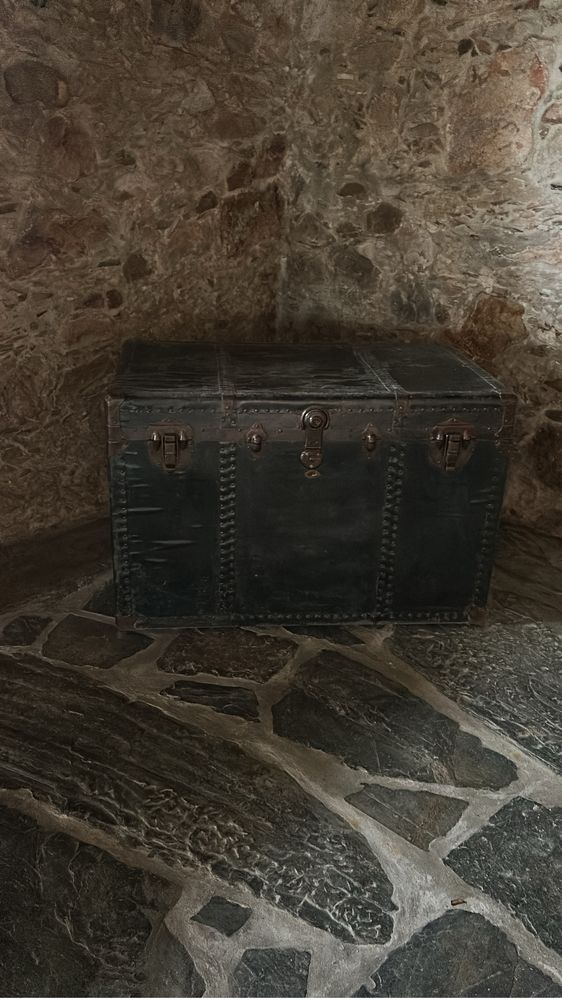 Bau de viagem decada 20 e arca de cereais