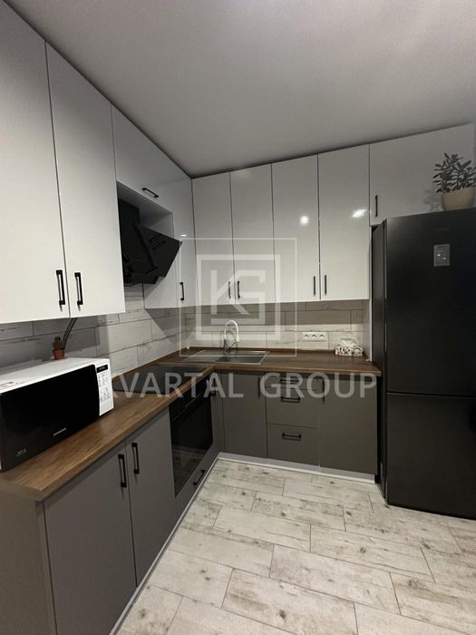 Продаж квартири з новим ремонтом, яка розташована серед 2-х парків.Газ