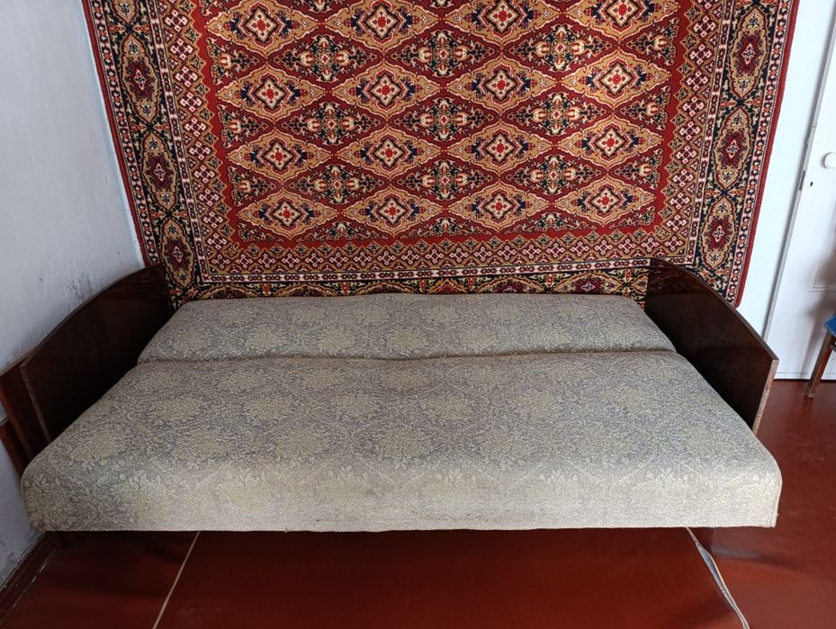 Диван времен СССР