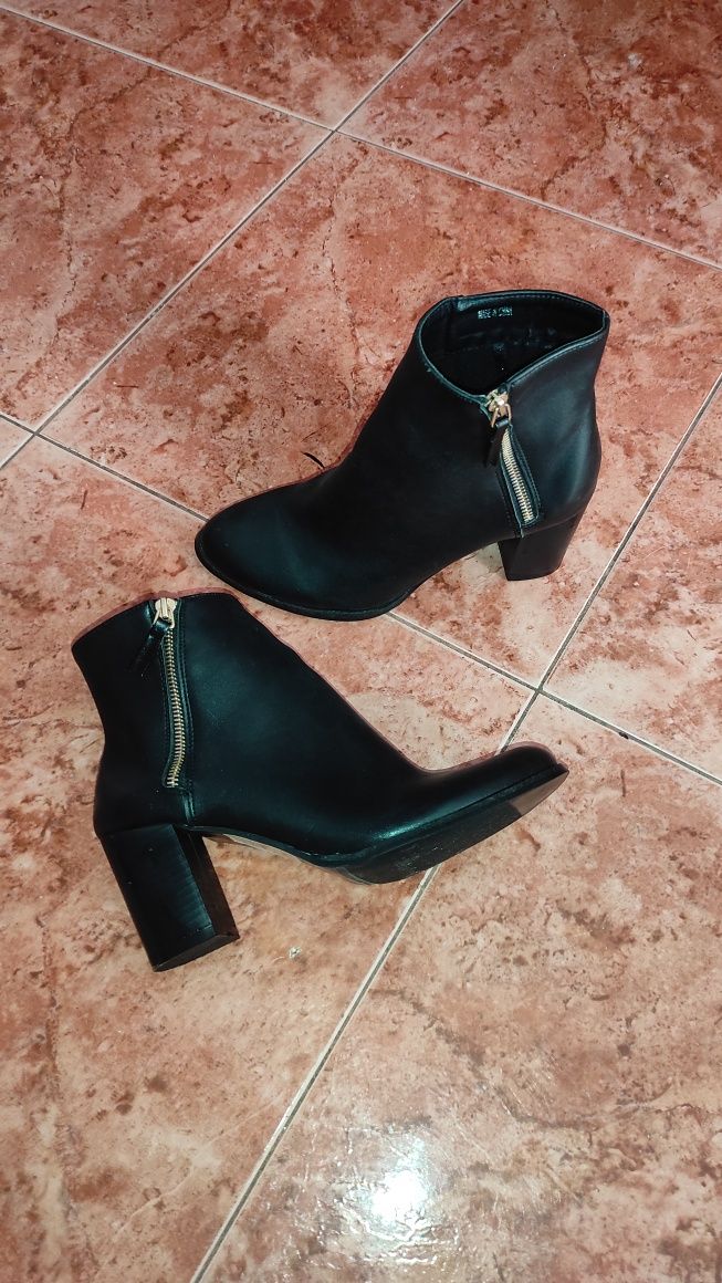 Botas/ botins novos modalfa n40