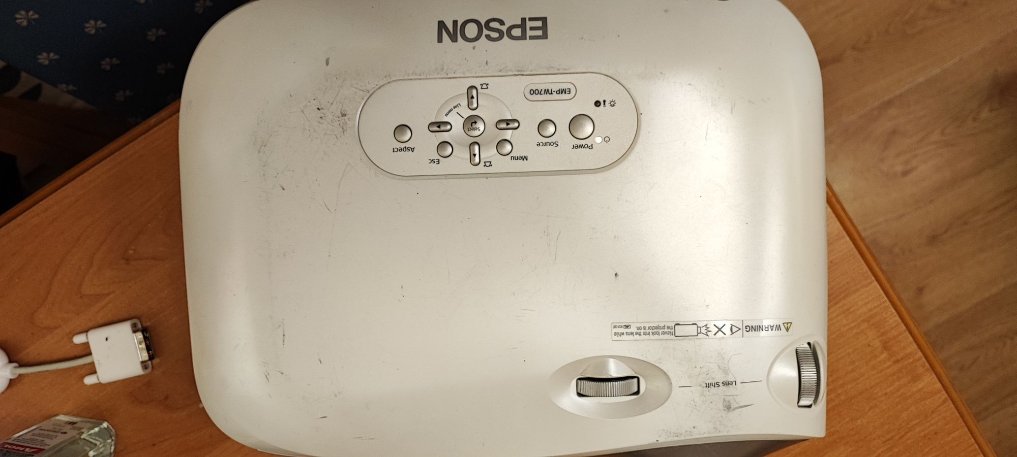 Projektor epson emp-tw700