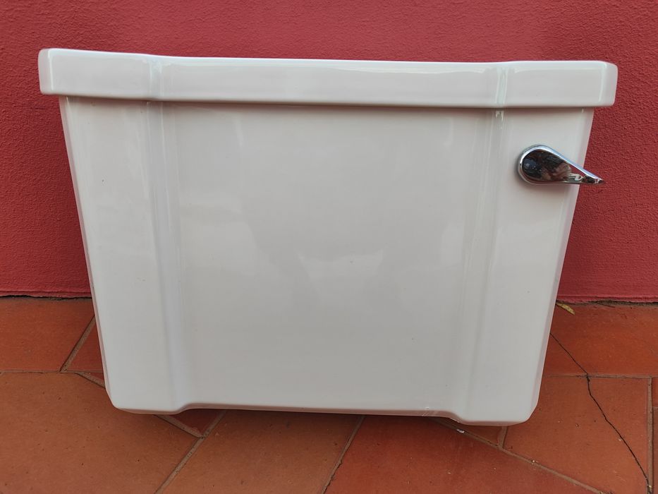 Sanita completa e bidé da marca Valadares.