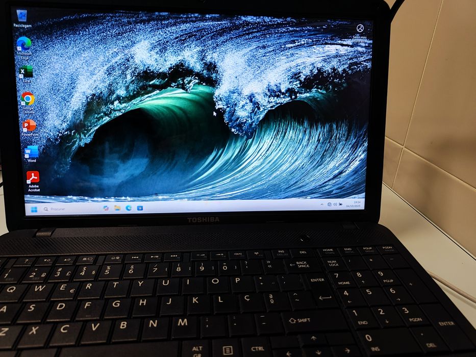 Portátil Satellite C850D-125