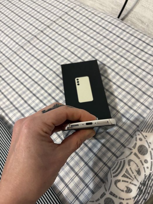 Телефон Samsung S23