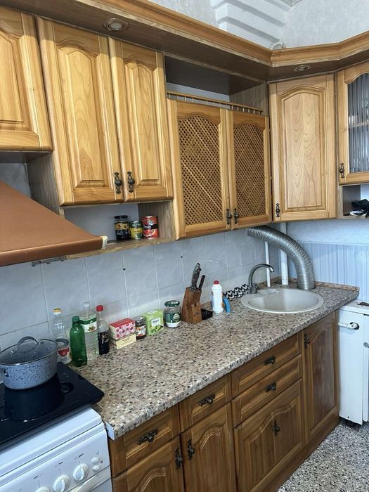 Продається 2-ох кімнатна квартира з автономним опаленням в центрі!