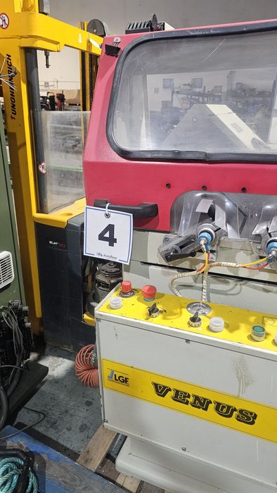 Maquina de corte Frontal