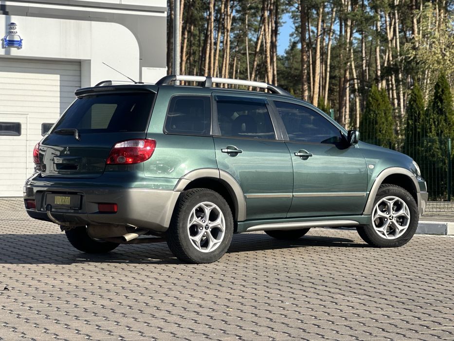 Mitsubishi Outlander 2006 року,2.4 бензин,автомат,повний привід,275т.к