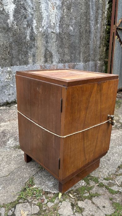 Conjunto de duas mesas de cabeceira