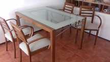 Mesa de Vidro extensível ofereço as 4 cadeiras