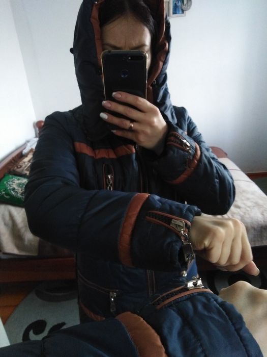 Жіноча куртка 42р