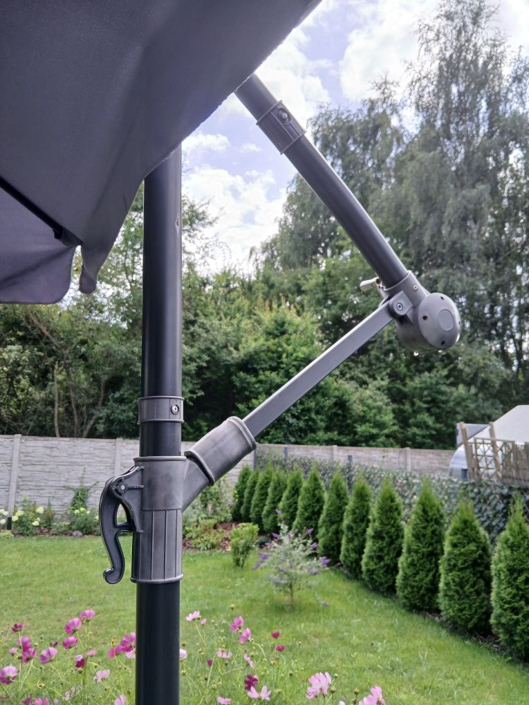 Parasol ogrodowy śre. 3,00 x wys. 2,50m