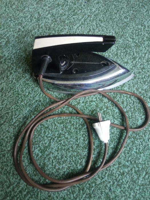 Утюг электрический 1983г