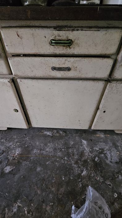 Stary kredens PRL Byfyj