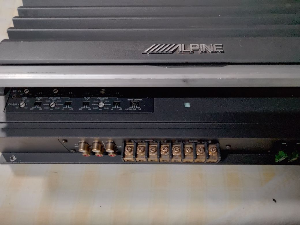 Amplificador Alpine auto