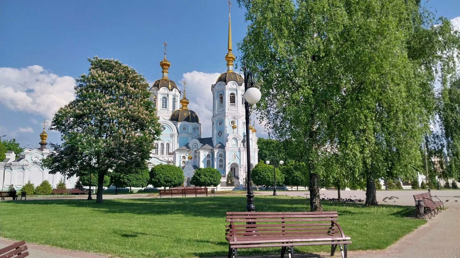 Сдам отличную гостинку напротив Рынка ХТЗ! Метро 15 минут.