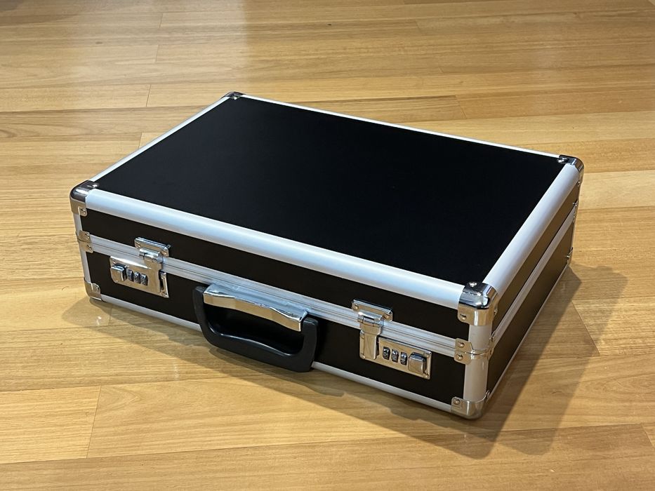 Walizka serwisowa aluminium zamek szyfrowy