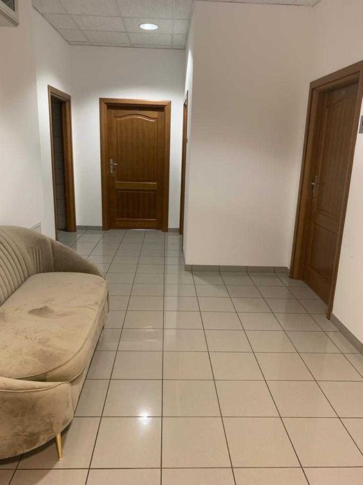 Biuro {~35,5 m2 } przy ul. Legnickiej obok Magnolii.
