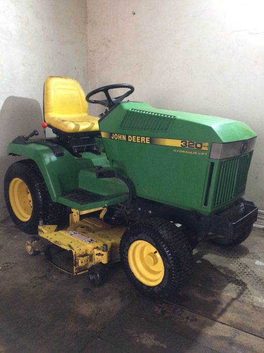 Трактор John Deere