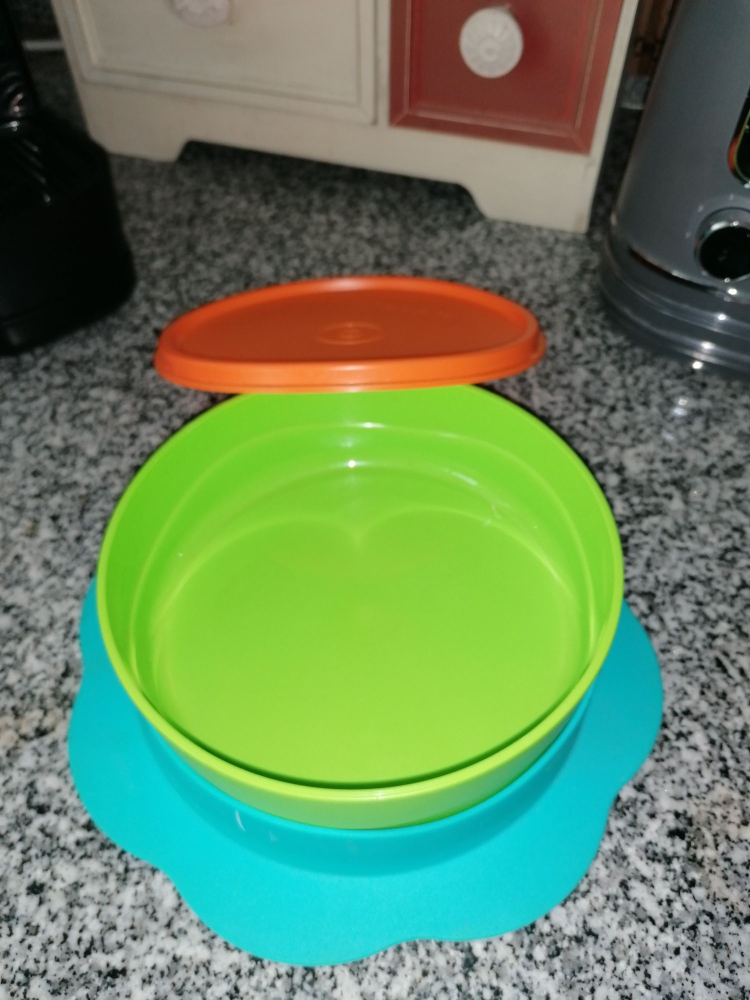 Prato de criança Tupperware