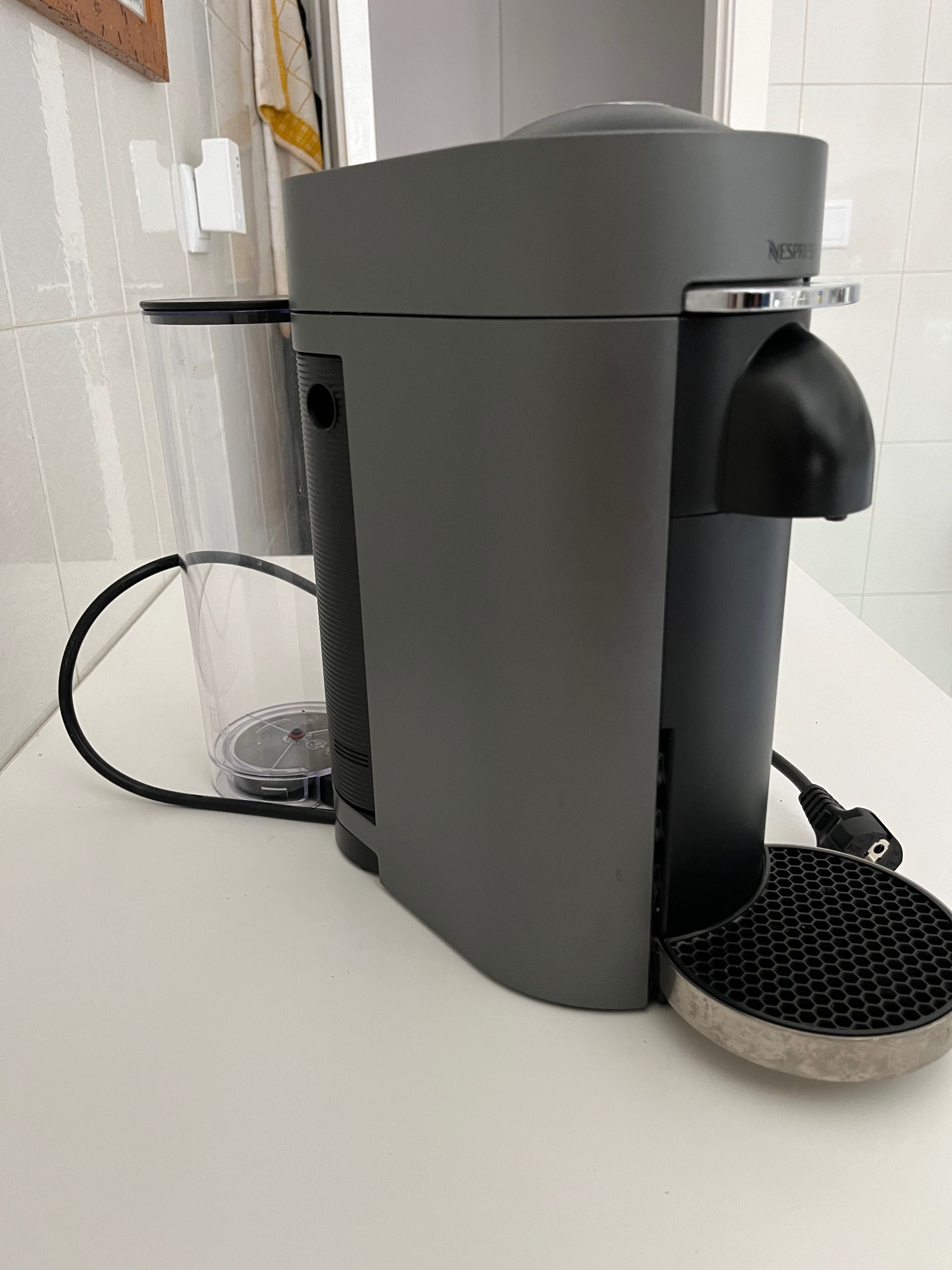 Máquina de Café Nespresso VertuoPlus