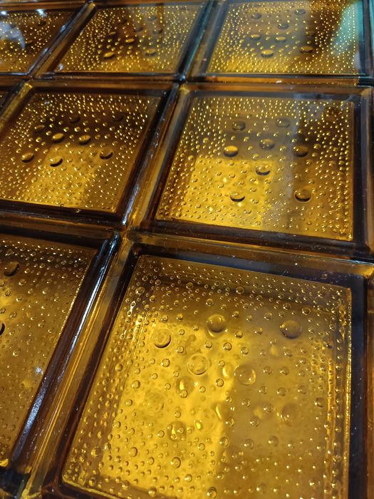 Luksfery z rozbiórki, Ząbkowice, Asteroid