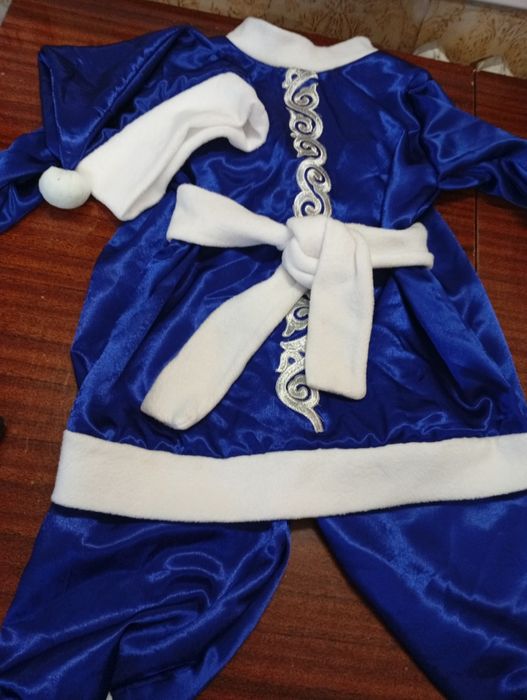 Сніговик,зайчик,гном,ведмідь ,вовчик