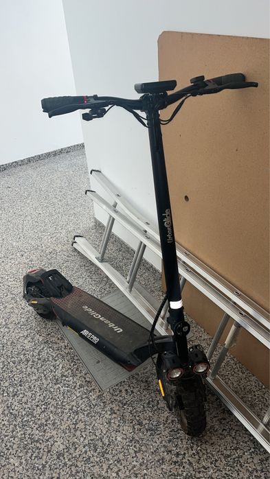 Trotinete Eletrica - AINDA COM 2 ANOS DE GARANTIA/ 40 km/h
