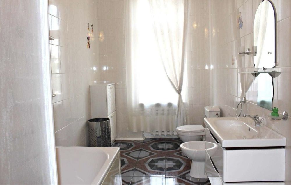 Без %. Оренда будинку поруч з метро Сирець. Генератор. Підвал. .