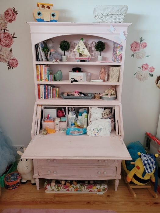 Escrevaninha de menina