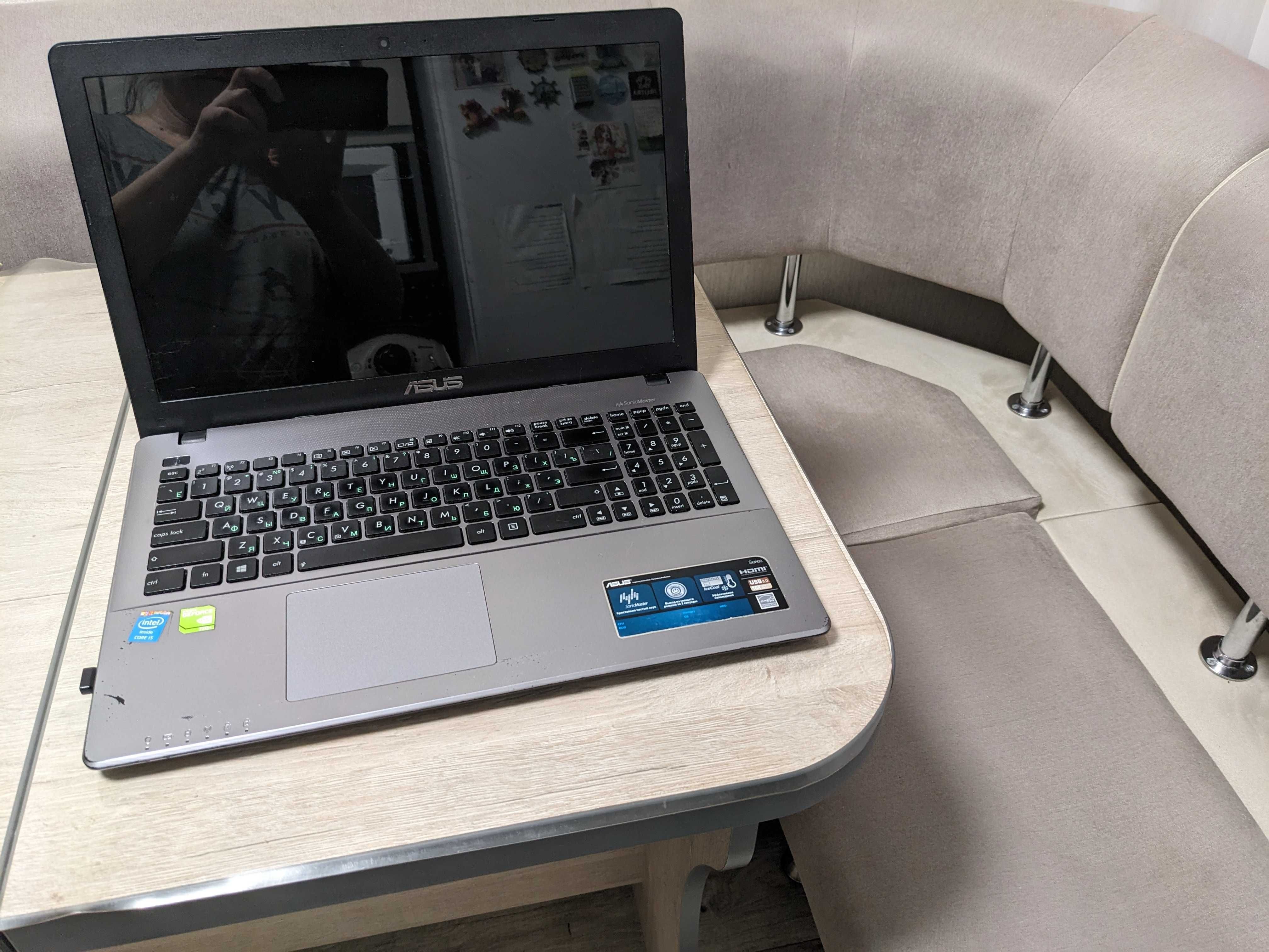 Ноутбук ASUS x550L
