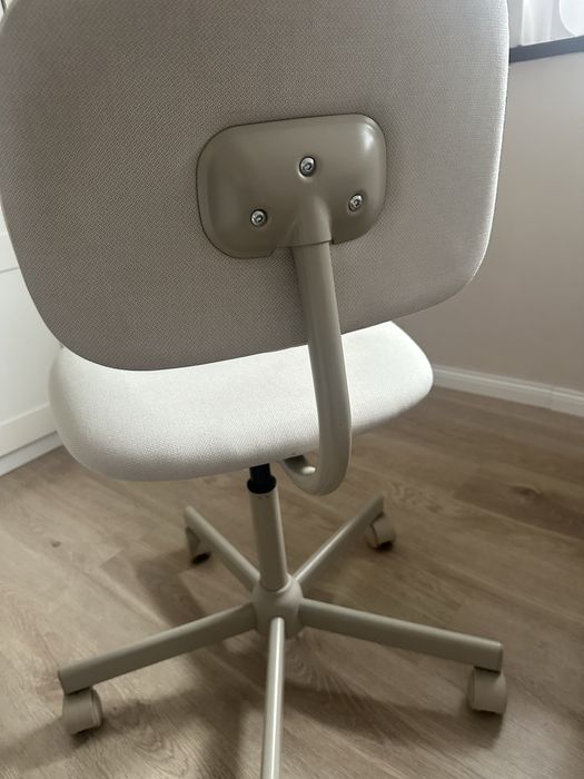 Krzesło do biurka Ikea beżowe BLECKBERGET
