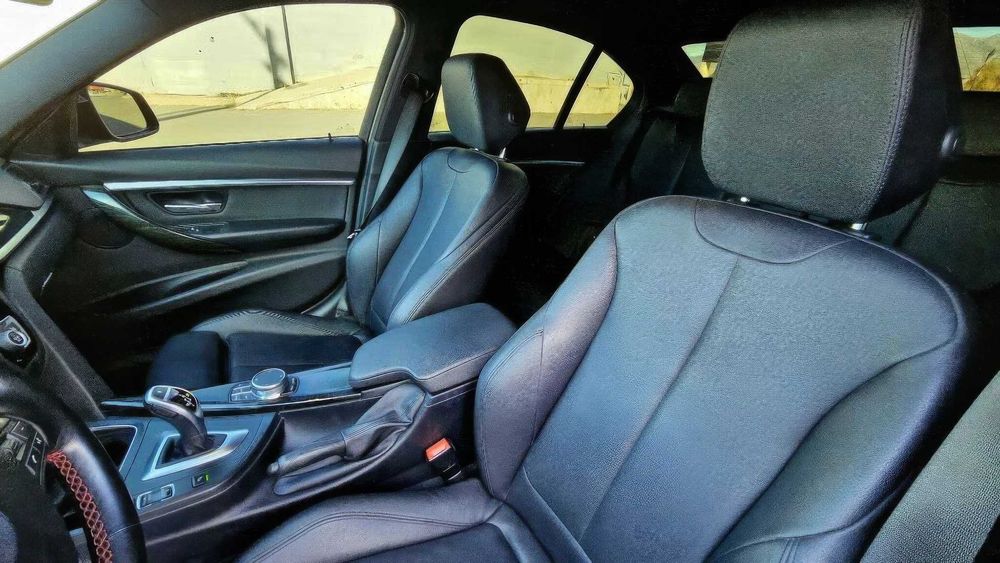 BMW 3 Series 330i      2018