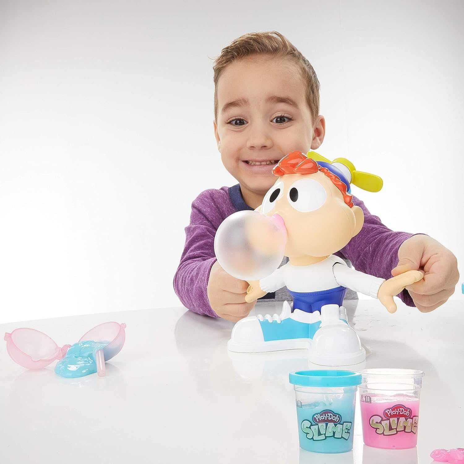Play-Doh Slime Karol żuje gumę