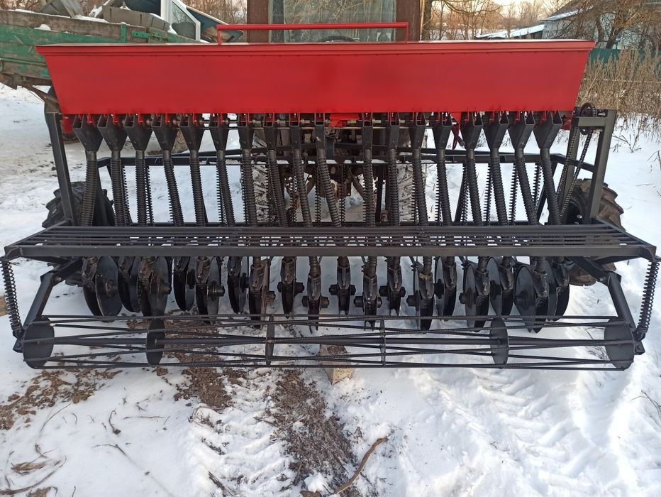 Продам сівника 2.7м