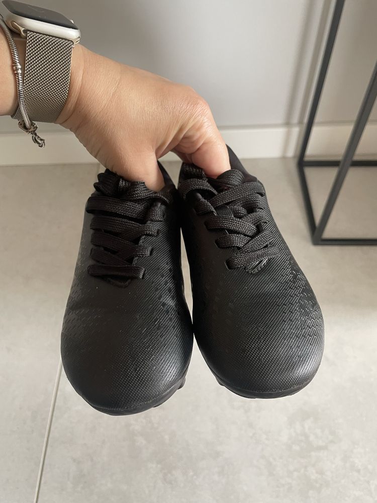 Czarne korki buty piłkarskie ADIDAS Predator 31 jak nowe