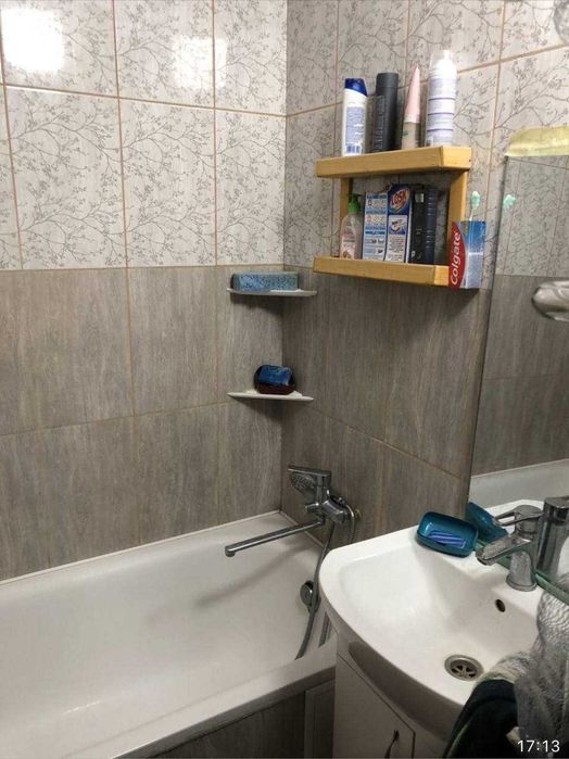 Продаж трикімнатної квартири в Києві, з ремонтом та меблями