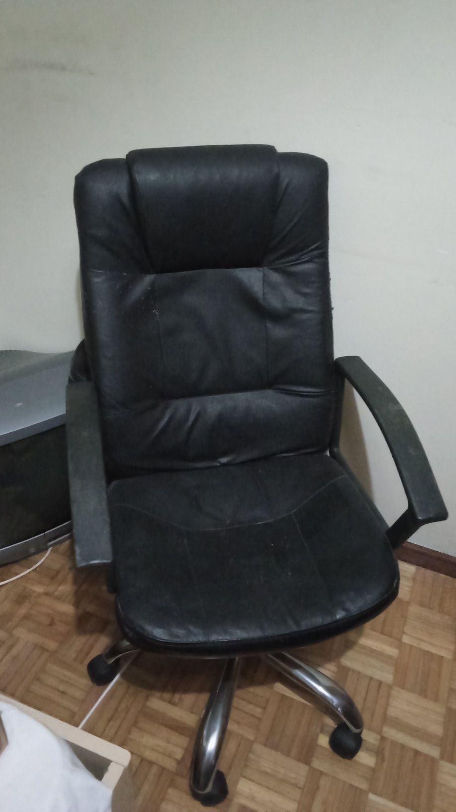 Cadeirão preto secretaria