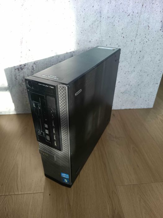 Dell OptiPlex 790, i7-2600 3.4 GHz, 12 GB RAM, Radeon R7 240 2GB