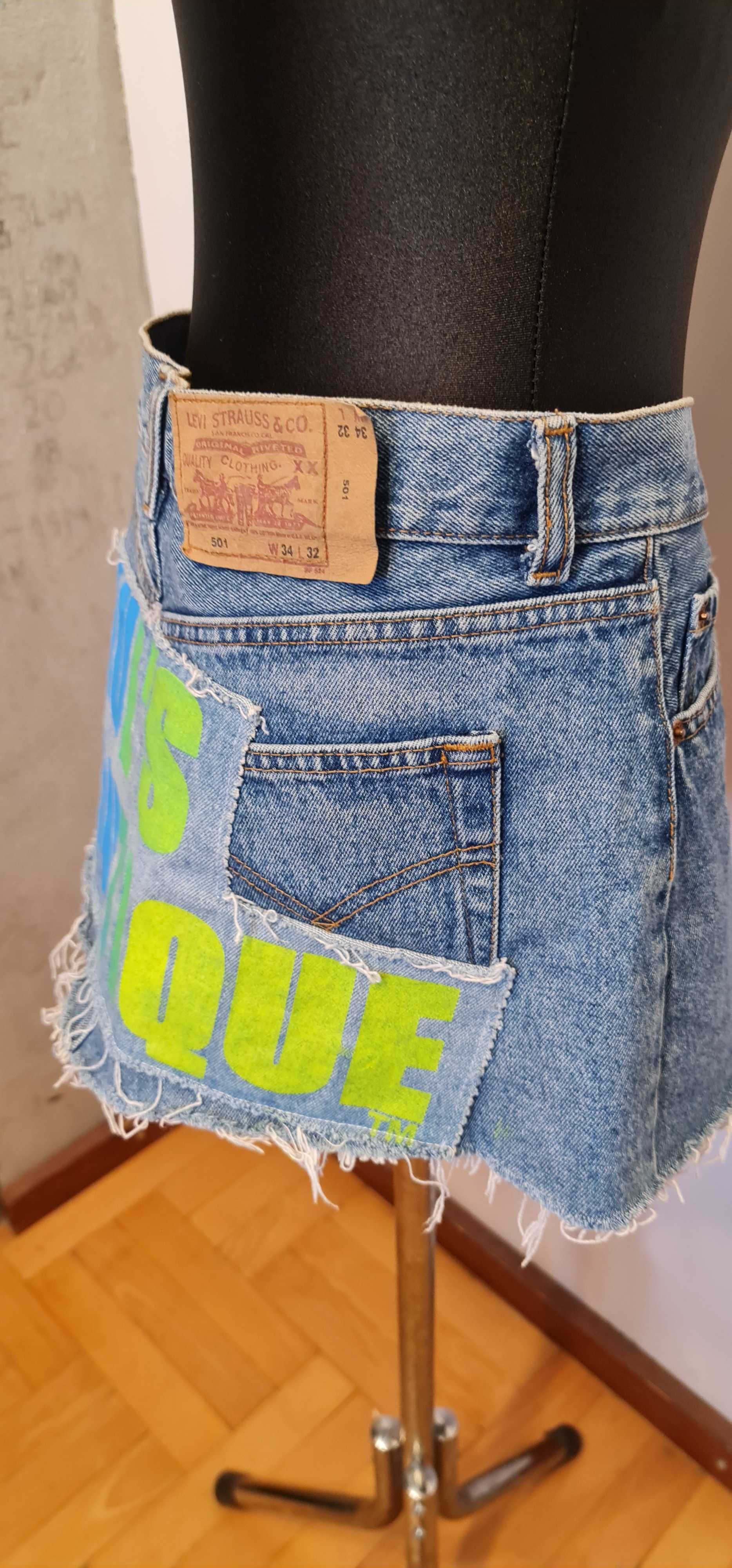1283b Spódnica mini Levis rozmiar M.