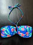 Top de bikini estilo havaiano