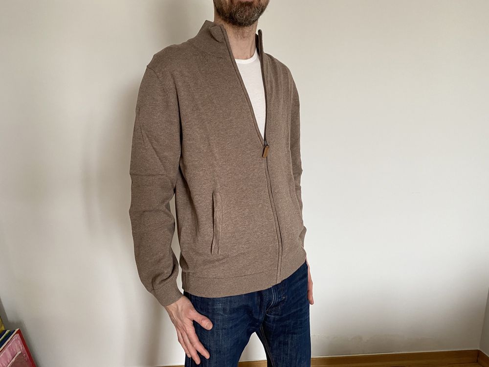 Beżowy sweter Massimo Dutti z suwakiem