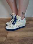 Sneakersy na koturnie - Kazar