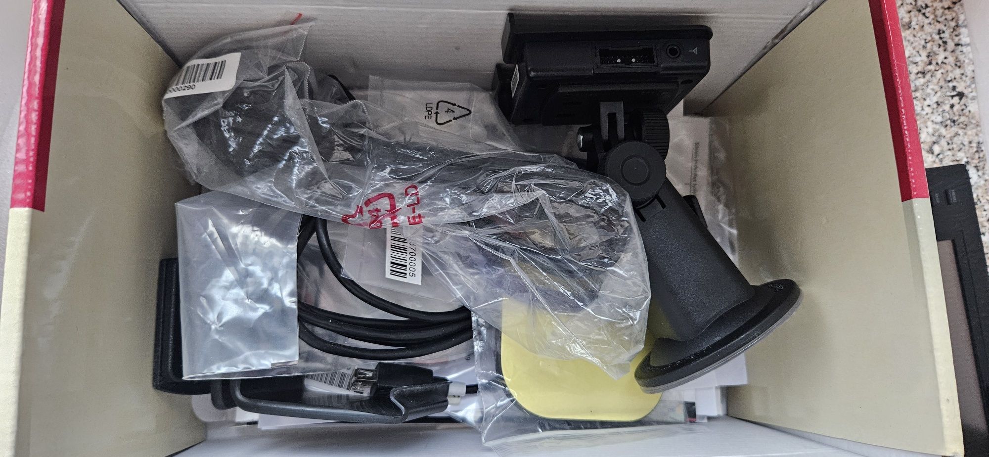 GPS Pioneeravoc-f500bt