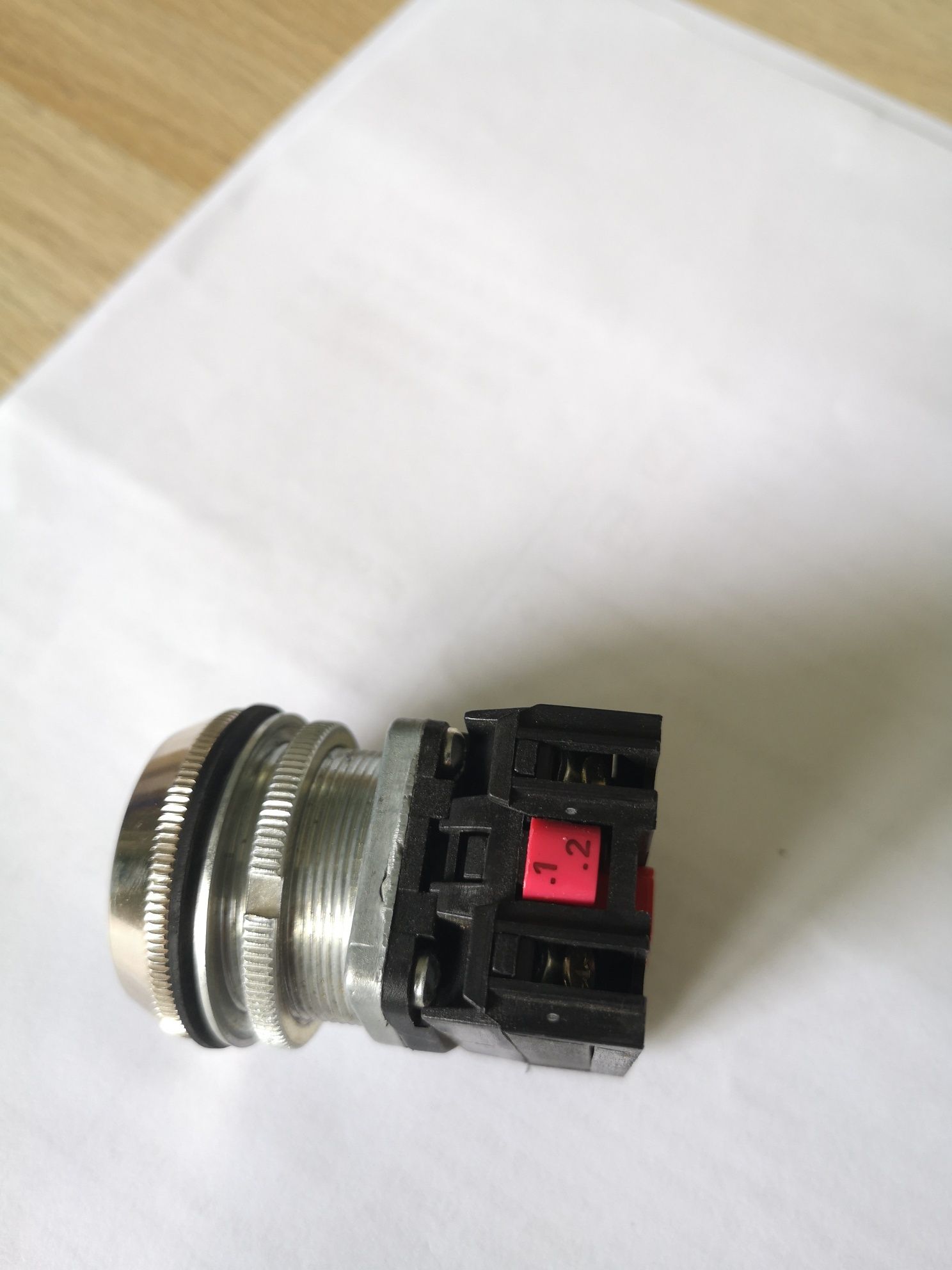 Przycisk sterowniczy NEF30 Kz2X zielony kryty 30mm 2NO