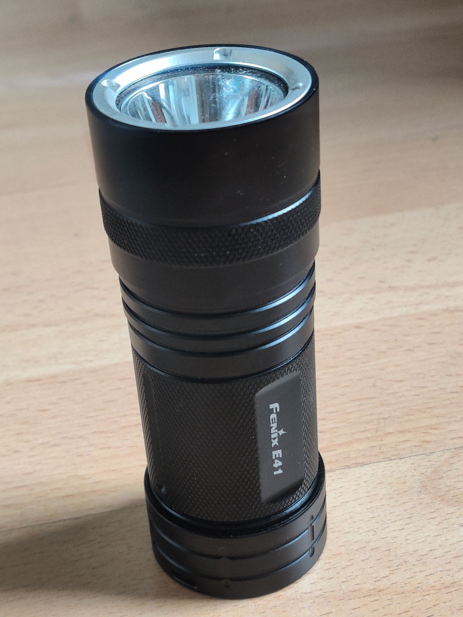 Latarka Fenix E41 na AA 1000lm Cree XM-L2 U2